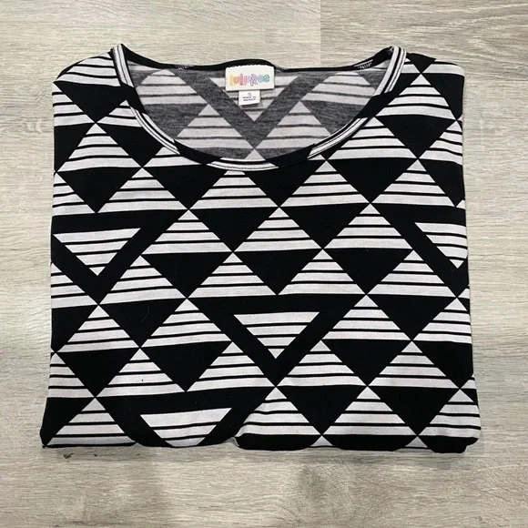 LulaRoe Irma 💕 - Picture 3 of 3